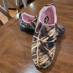 Duck Commander ladies 9.5 shoes camo design